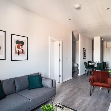 Modern & Spacious 2 Bed Apartment In Waterloo Liverpool Bagian luar foto